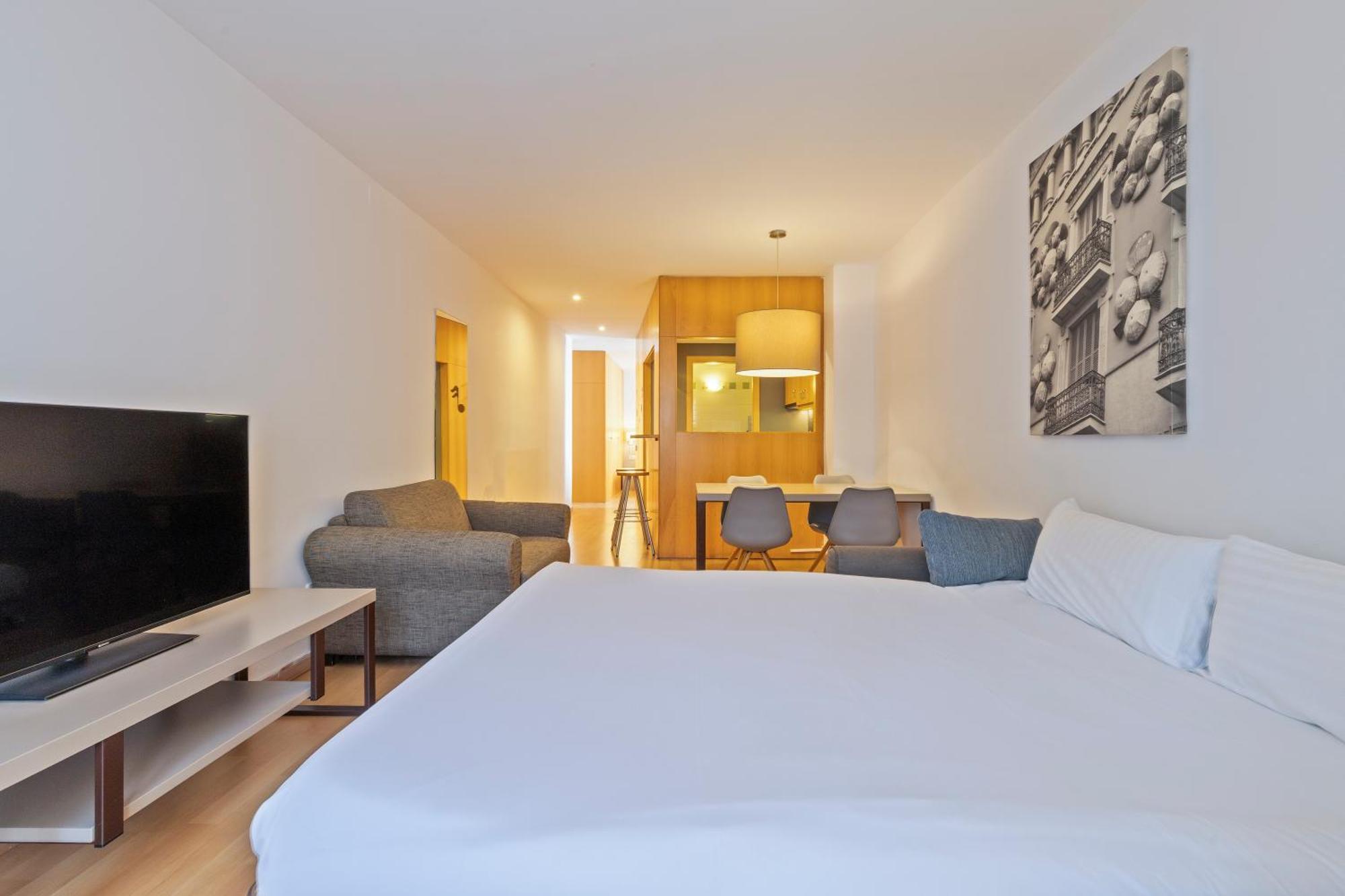Aspasios Plaza Real Apartments, Barcelona